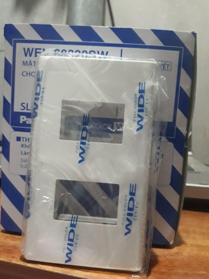 Mặt 2 Panasonic WEV 68020SW(mặt hạt to,10 chiếc/hộp)