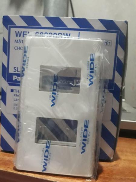 Bảng giá Mặt 2 Panasonic WEV 68020SW(mặt hạt to,10 chiếc/hộp)