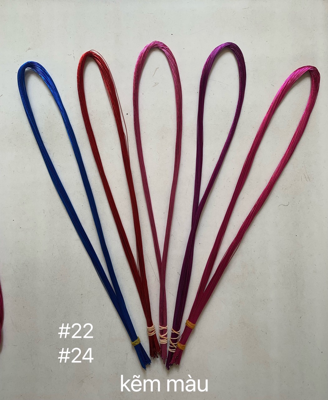Kẽm xi mềm 1 bó 50 cộng( size #24)-làm hoa mai , hoa đào