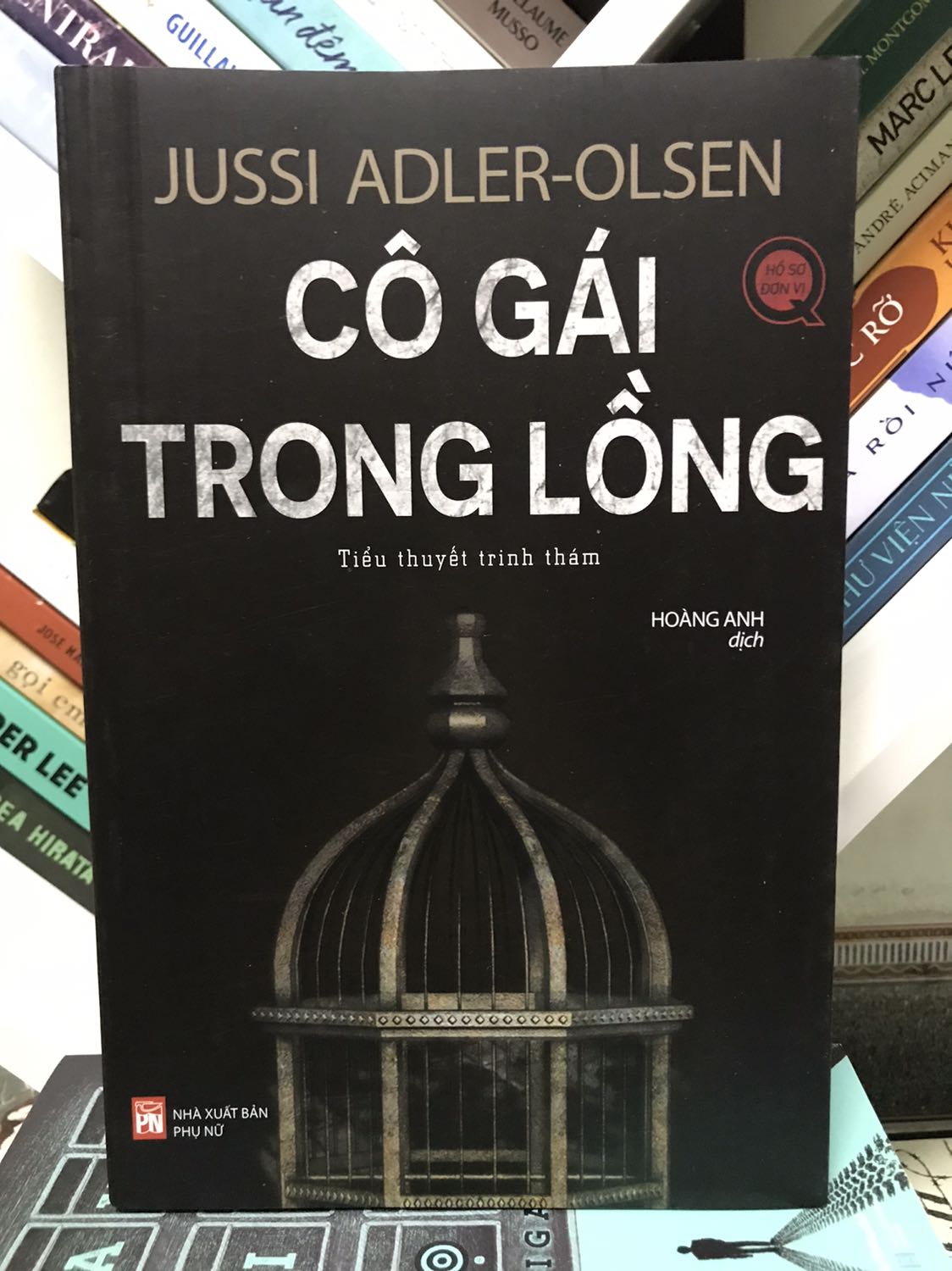 Sách - Cô Gái Trong Lồng - NXB Phụ Nữ VN