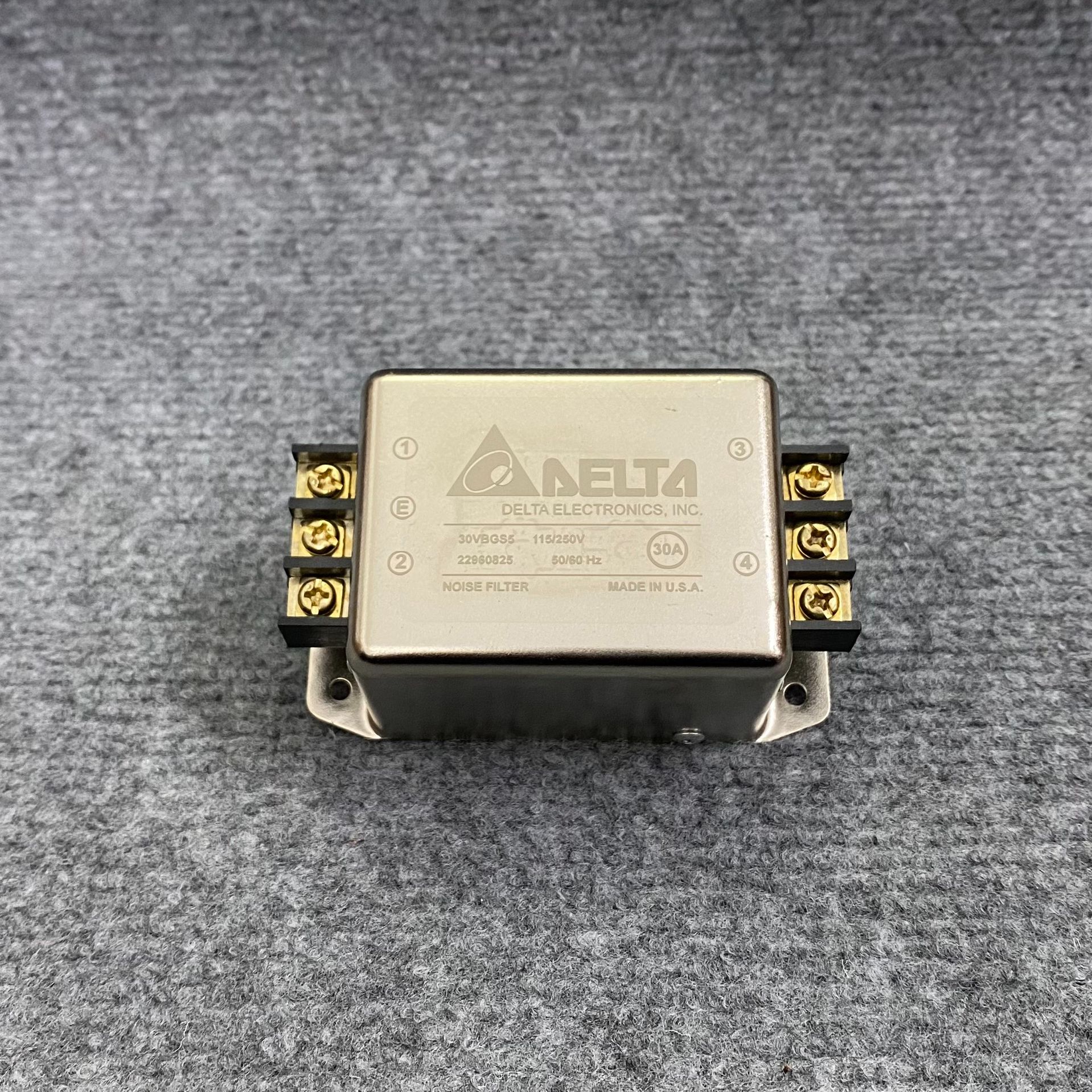 Lọc Nguồn Điện 30A Made In USA DELTA