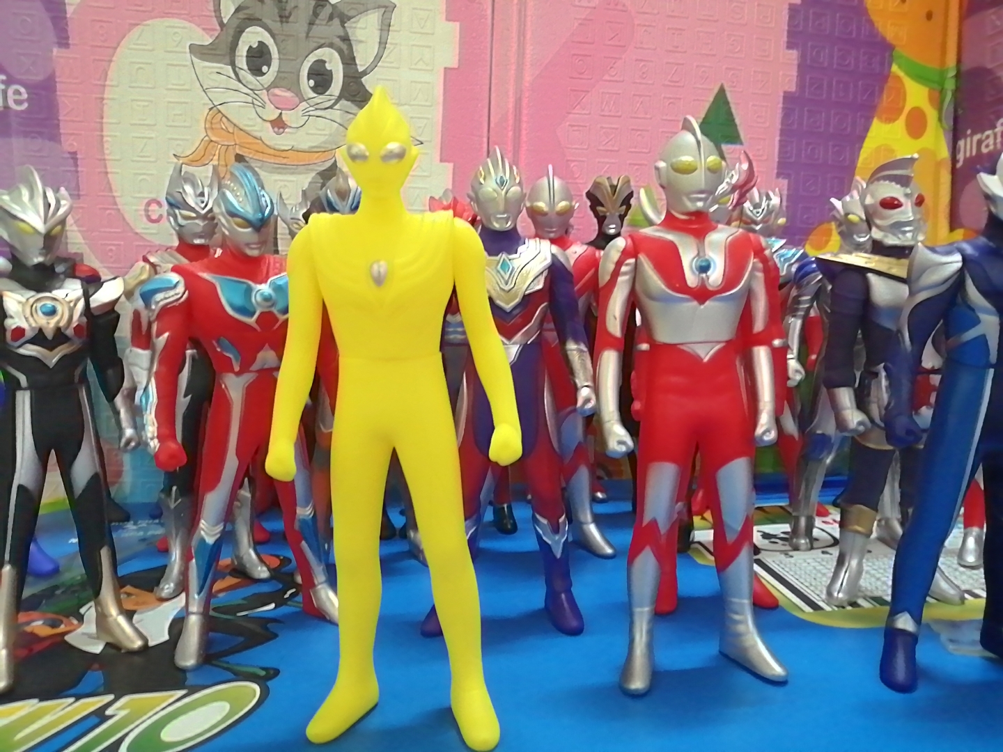 Mô hình Ultraman cao 23 cm ( phần 1 ) Siêu nhân điện quang
