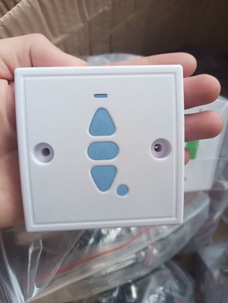 Điều khiển cửa cuốn gắn tường thông minh MÃ HỌC 433 mhz