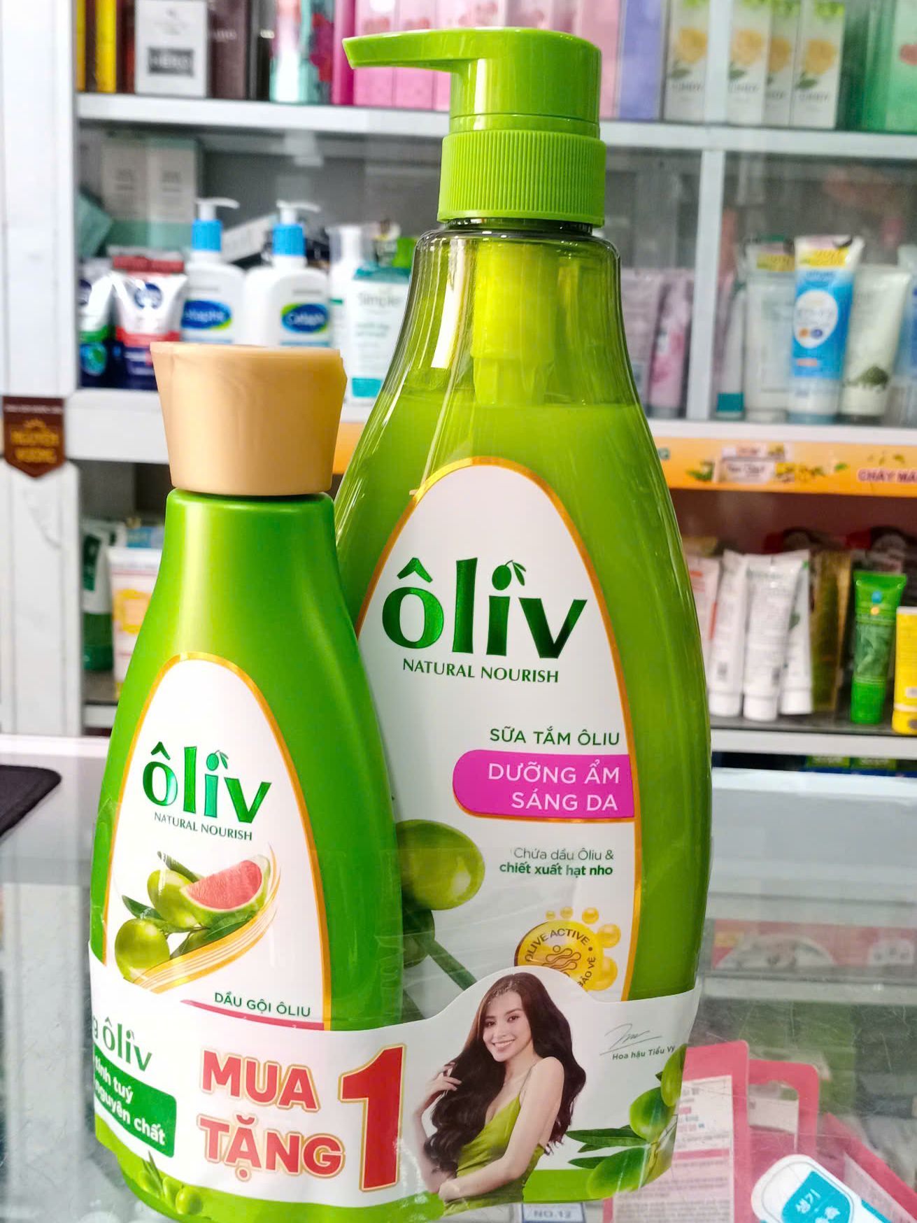 SỮA TẮM DƯỠNG DA OLIV DƯỠNG ẨM SÁNG DA 650ML