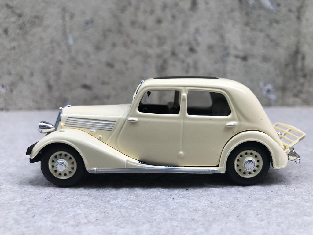 Mô hình xe ô tô cổ Renault Celtaquatre - 1:43