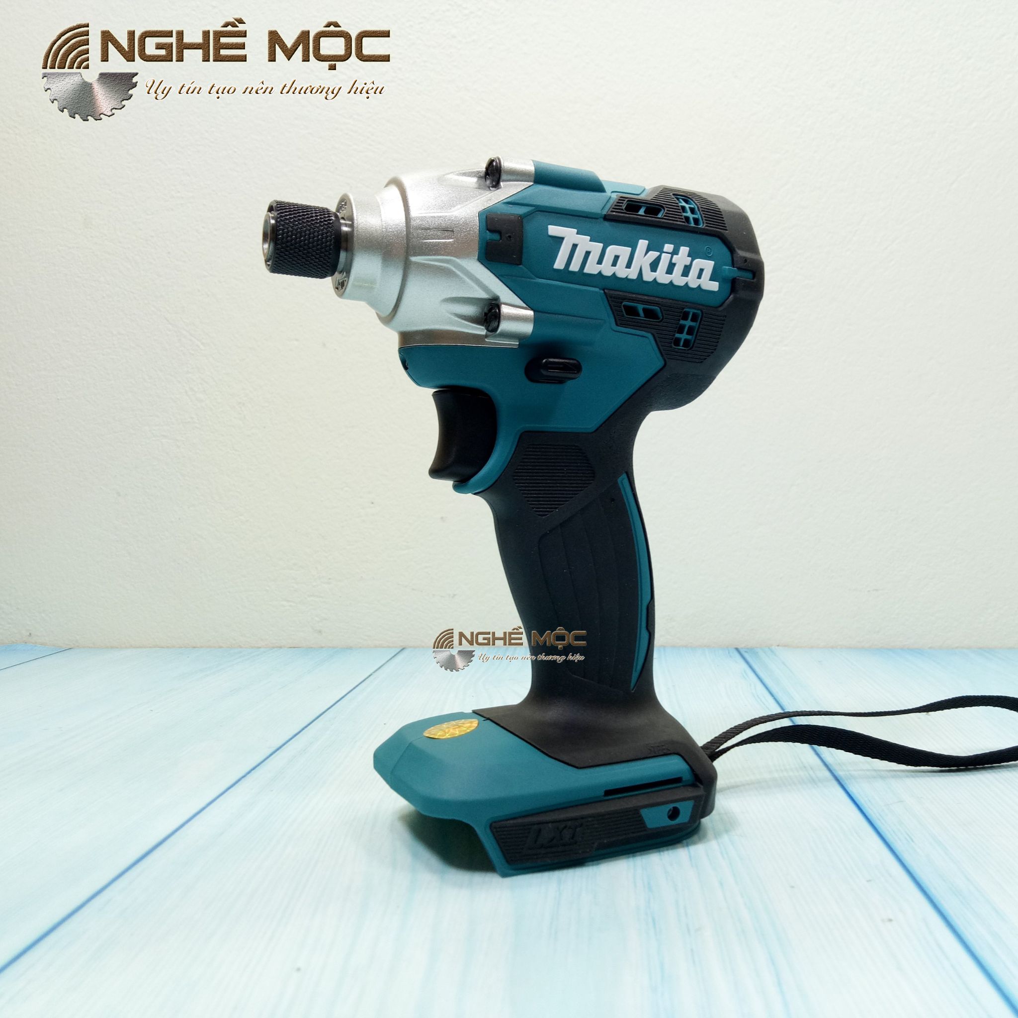 Máy vặn vít 18v Makita DTD156