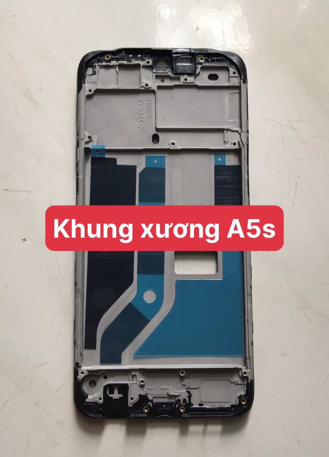 Khung Xương / sườn máy đỡ màn Oppo A5s zin