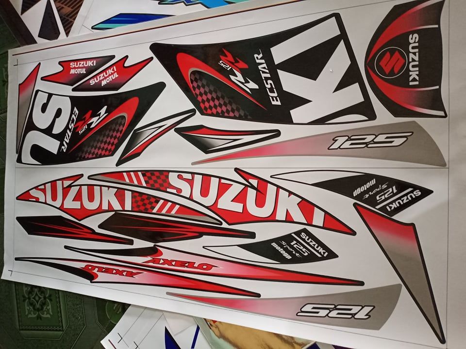 Tem rời Axelo đỏ đen chữ suzuki 125