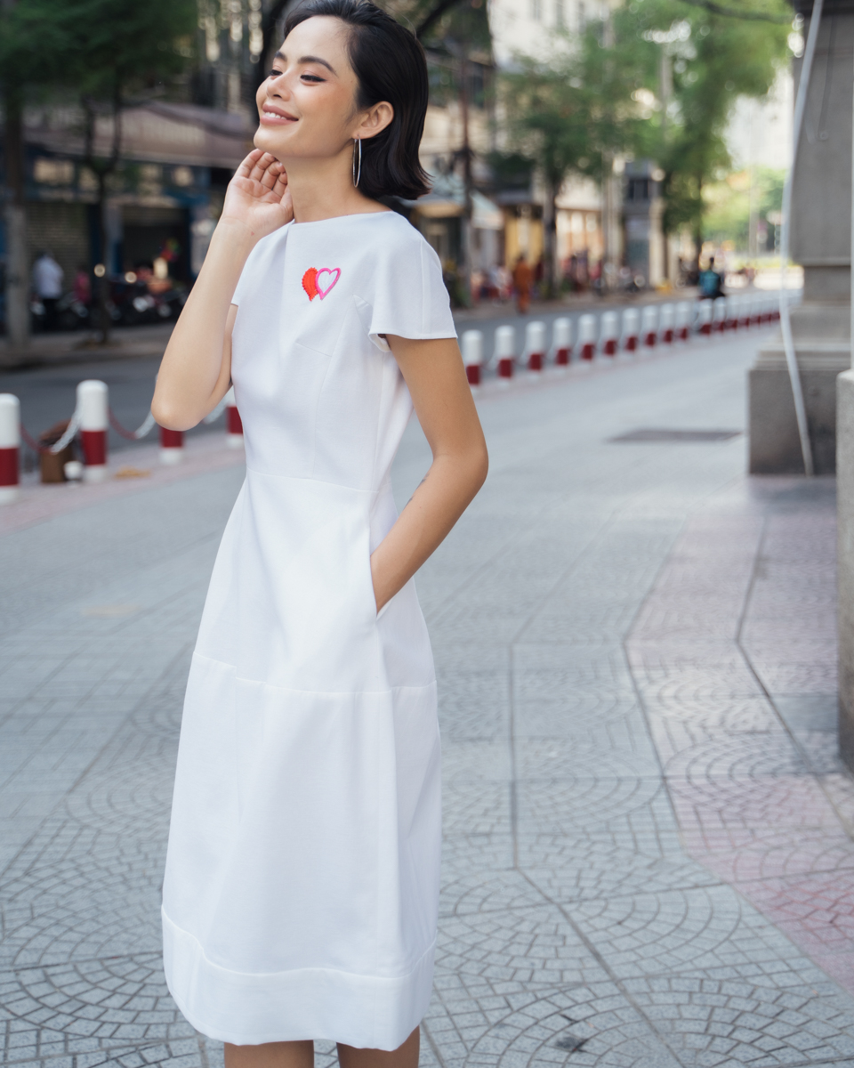 Đầm Linen Trắng  Becoming Unveil