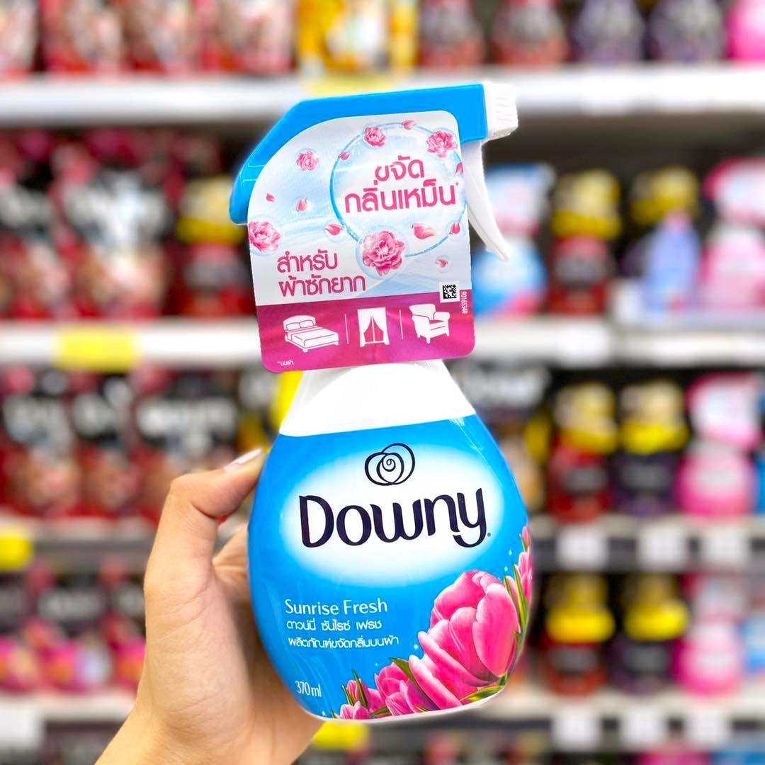 Xịt thơm quần áo, vải hương nước hoa downy 370ml thái lan