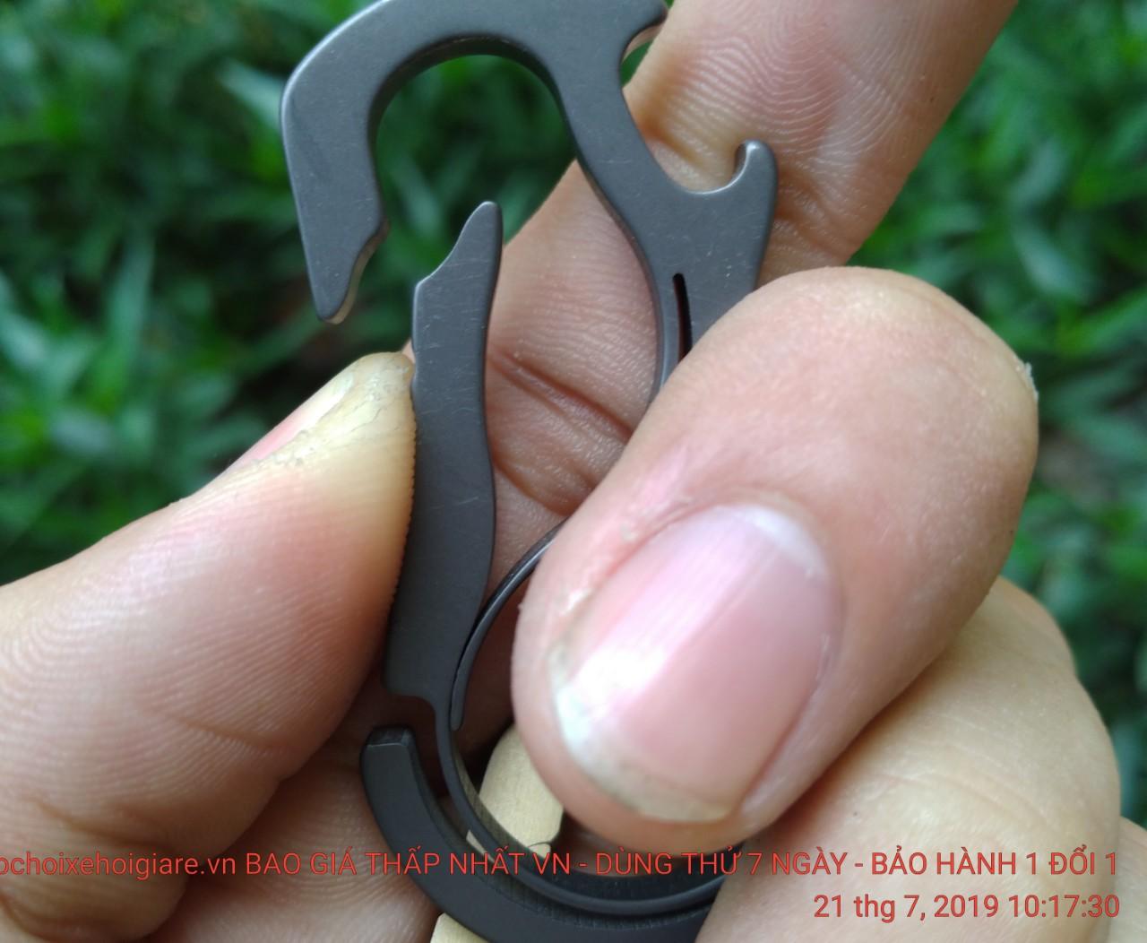 Móc khóa Titanium đa năng độc lạ