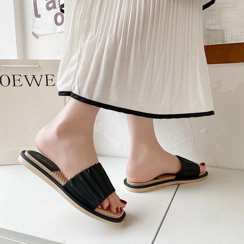 giày dép họa tiết cá tính