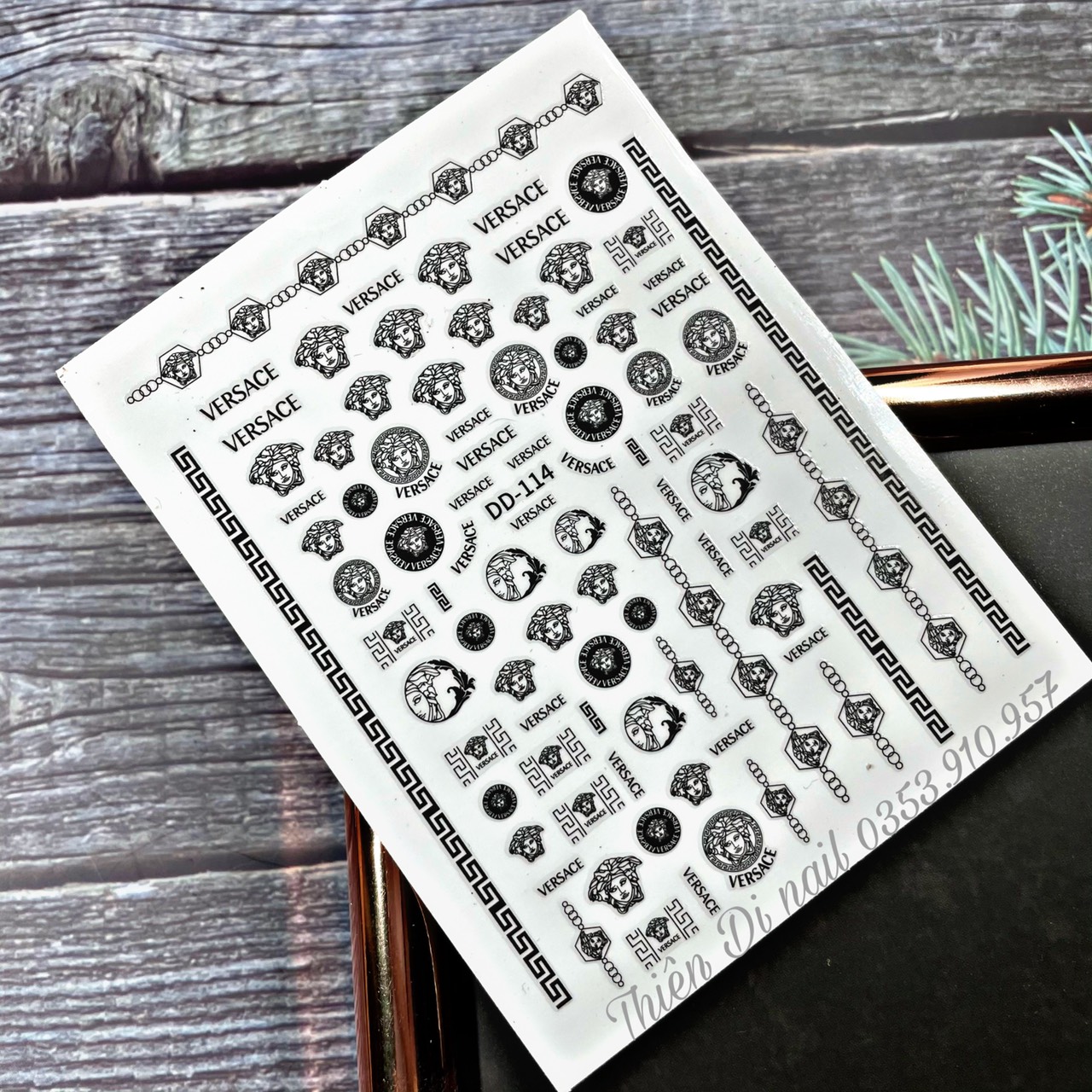 Stick dán móng hình thương hiệu VERSACE, CHANEL MOON NAIL