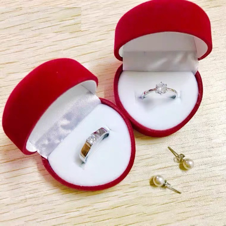 Hộp nhung trái tim đựng nhẫn