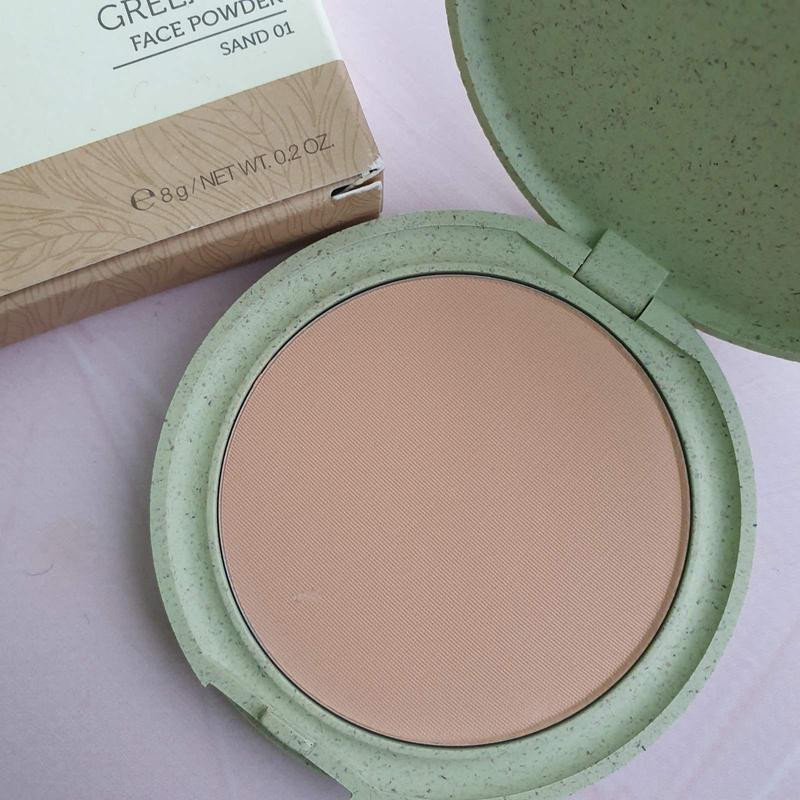Phấn phủ kiko 97% thành phần có nguồn gốc từ nguyên liệu có nguồn gốc tự nhiên Kiko Green Me Face Powder - Edition 2022