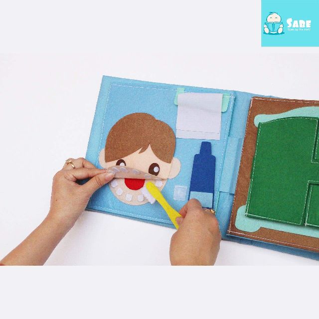 Sách vải - bé trai yêu thích khám phá