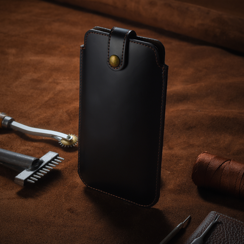 Bao Da Rút iphone 13/13 pro Nút Cài Da Bò Thật