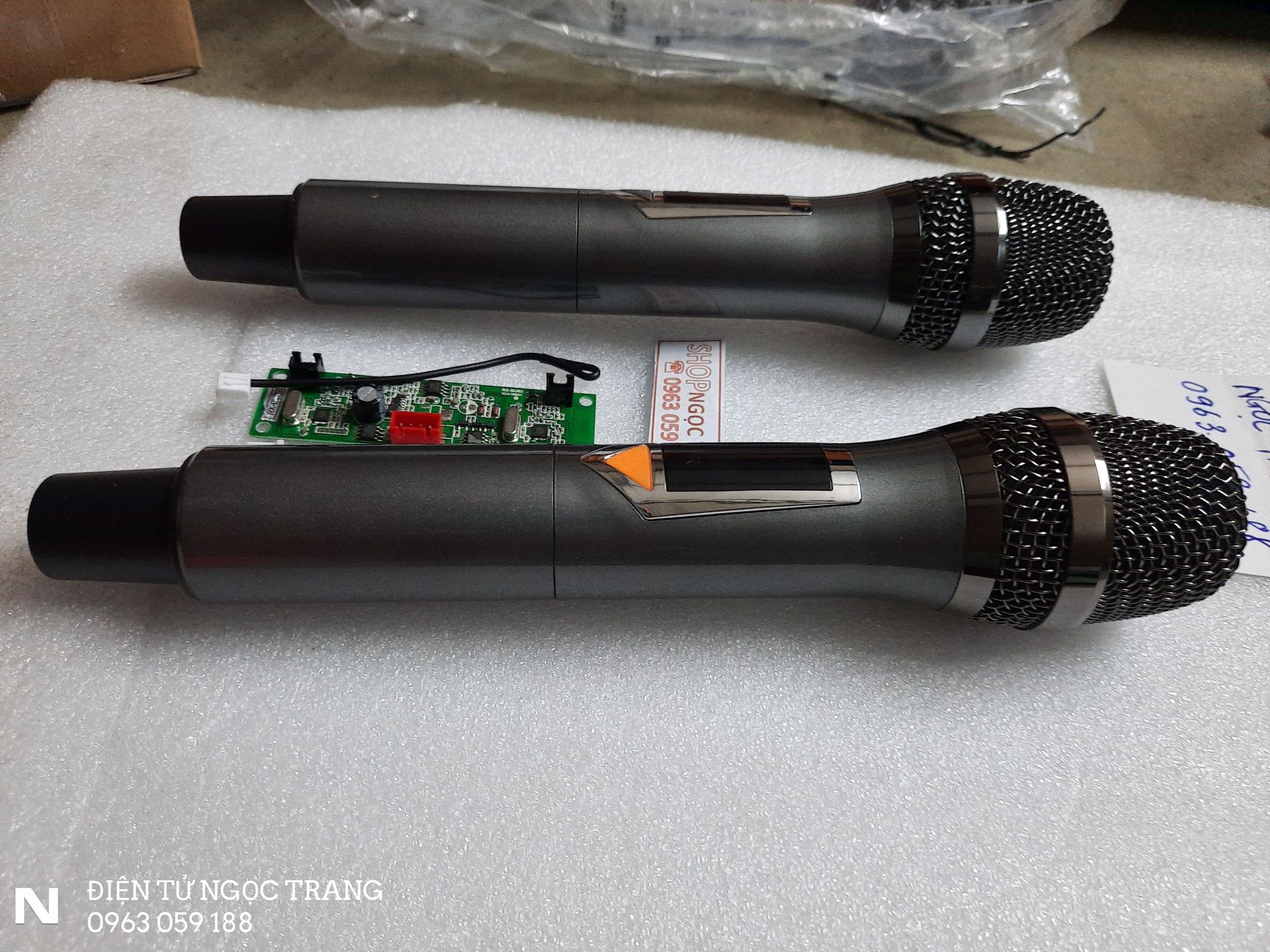 Micro Không Dây UHF cho loa kẹo kéo - Giá 1 Cặp