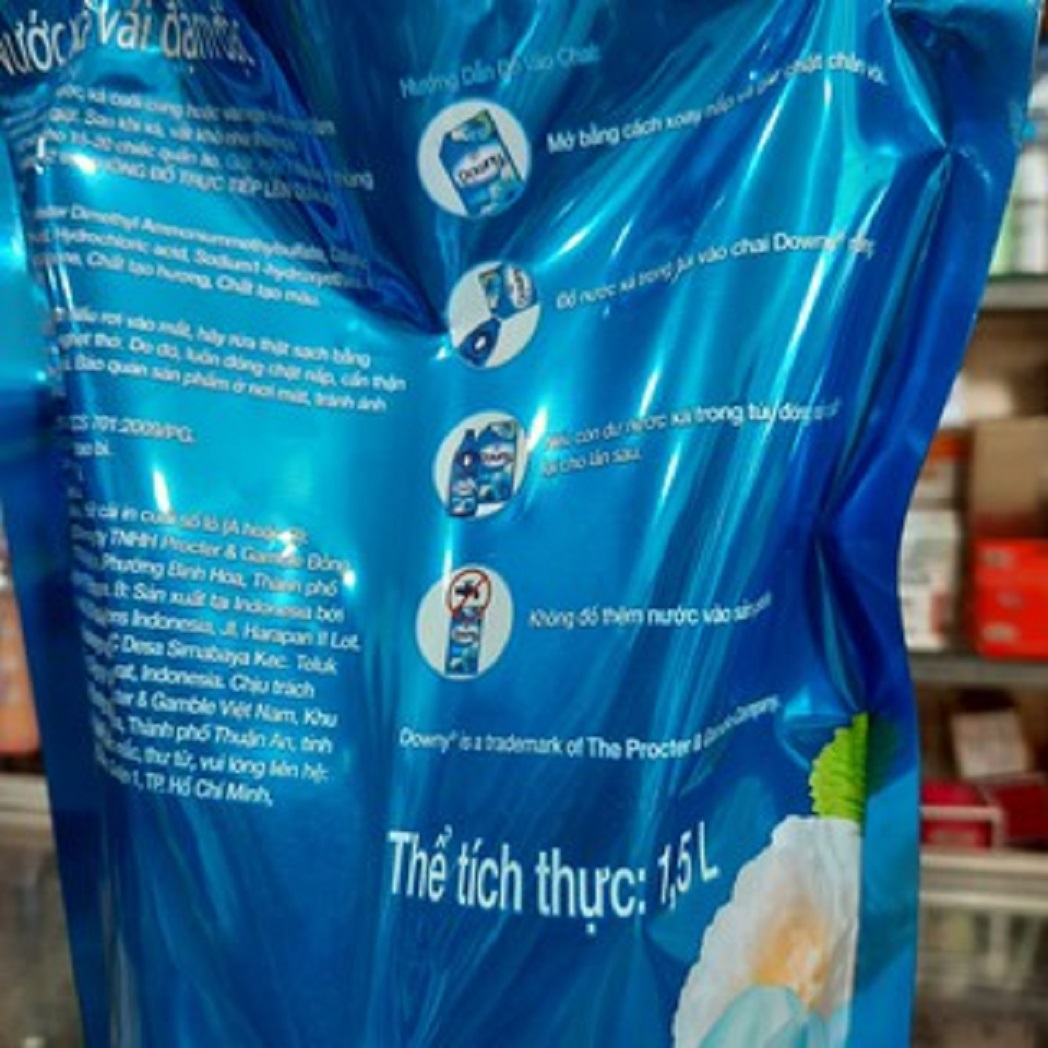 Nước xả vải Downy làn gió mát túi 1.5 kg