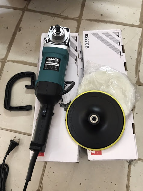 Máy đánh bóng Makita 9227cb madein Thái Lan đĩa 180mm, 6 cấp tốc độ. Đánh bóng các đồ đồng, kim loại ...làm sáng các bề mặt rất hiệu quả, máy khởi động êm có 6tốc độ sử dụng cho từng công việc thích hợp
