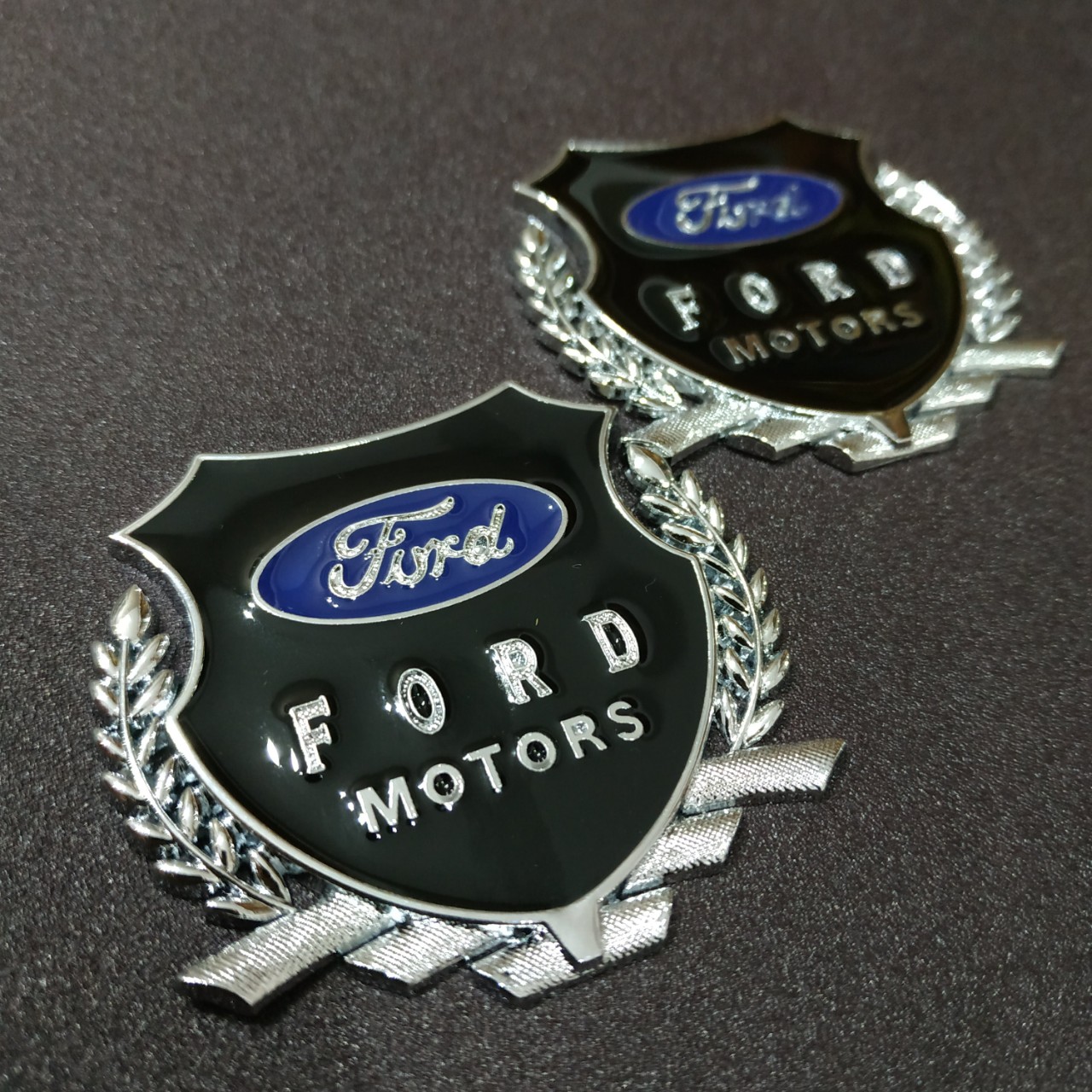 Cặp Logo bông lúa Ford  motors 5.1x5.5cm hợp kim