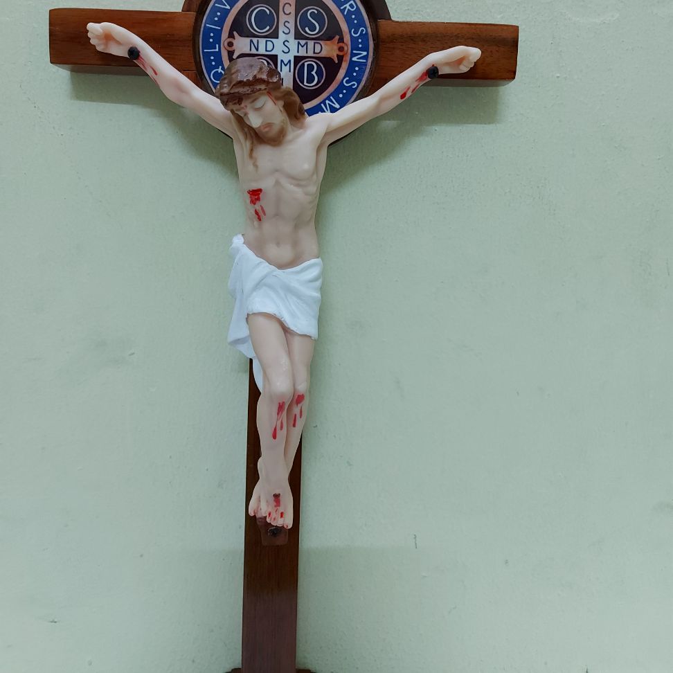 Thánh giá Chúa chịu nạn - Benedicto 30cm
