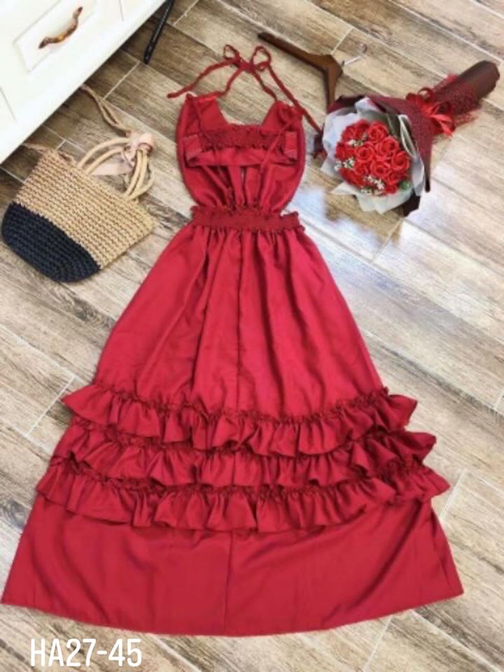 Đầm maxi cổ yếm bèo tầng đan dây lưng
