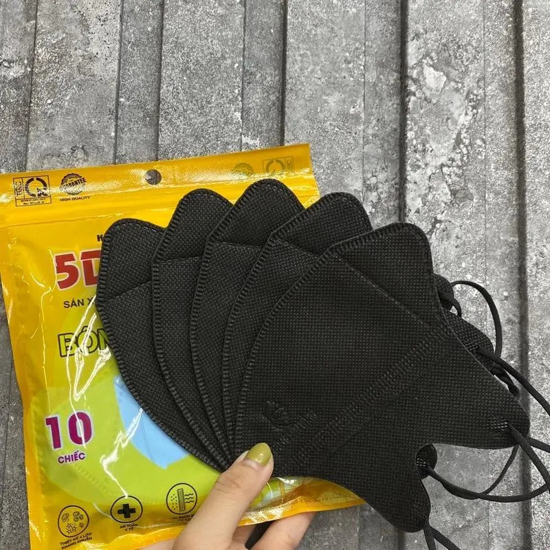 Thùng 100c khẩu trang 5D bông sen vàng