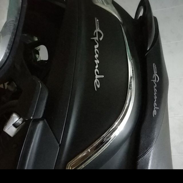 ốp hông mạ crôm GRANDE
