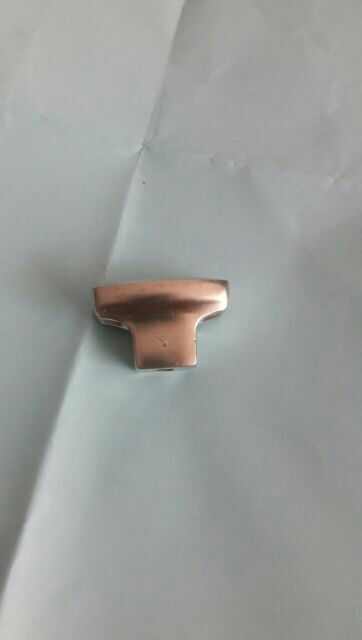 Núm tủ inox