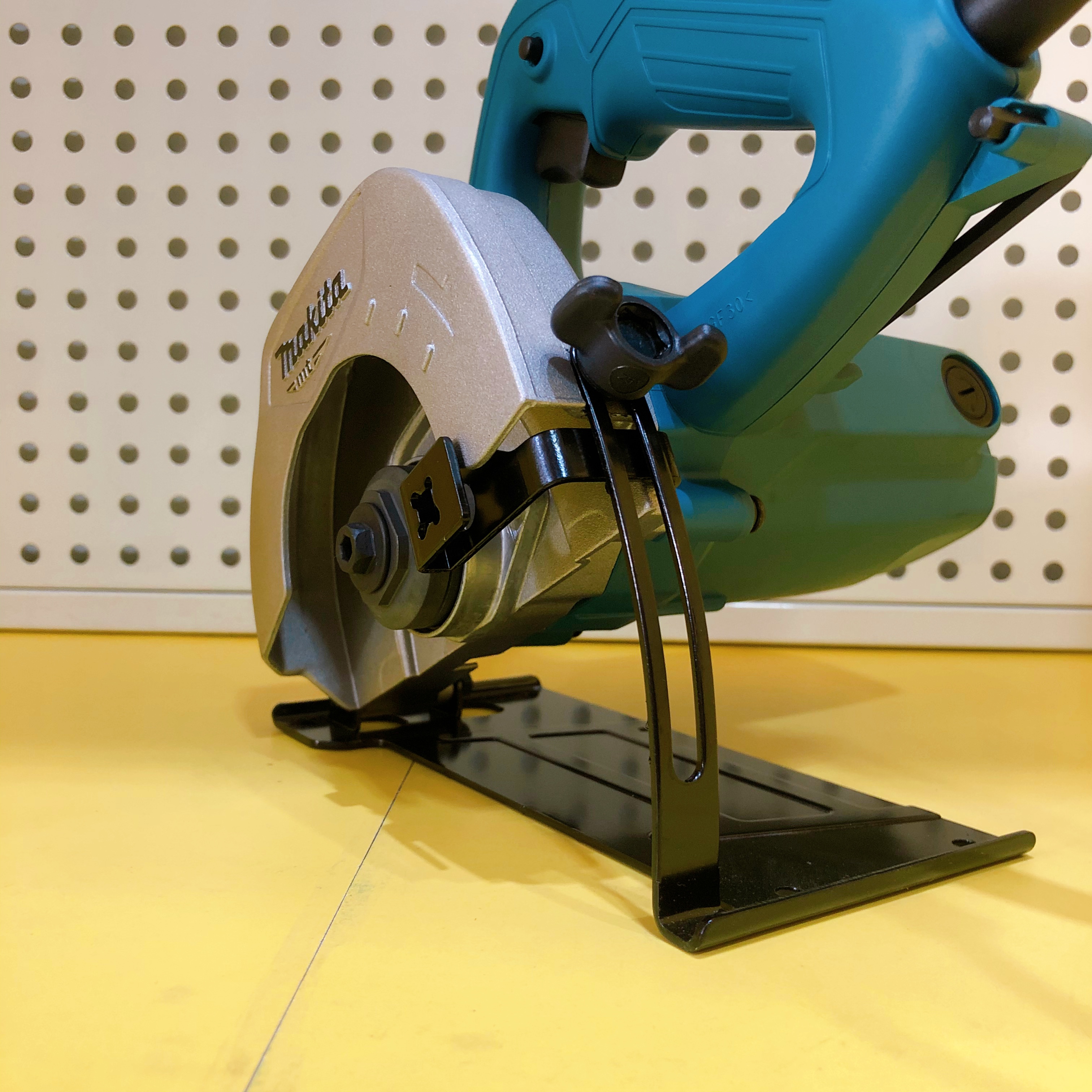 [HCM]Máy Cắt Gạch Đá 110mm Makita M0401B