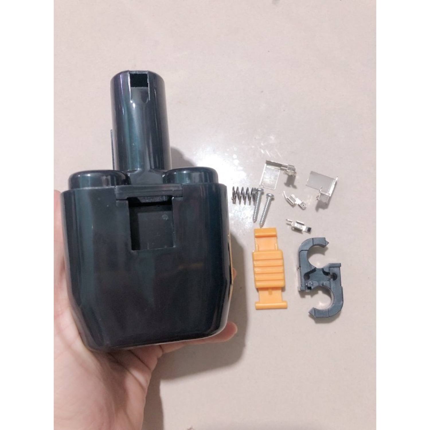 vỏ pin hitachi đứng 12v Ni-Mh 3.0ah