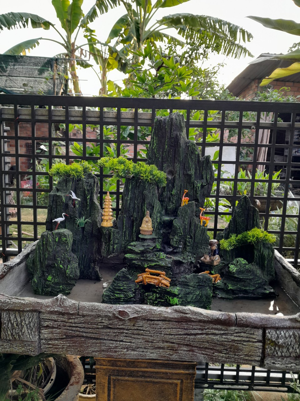 Hòn Non Bộ Hồ Cá Tặng Kèm Máy Bơm