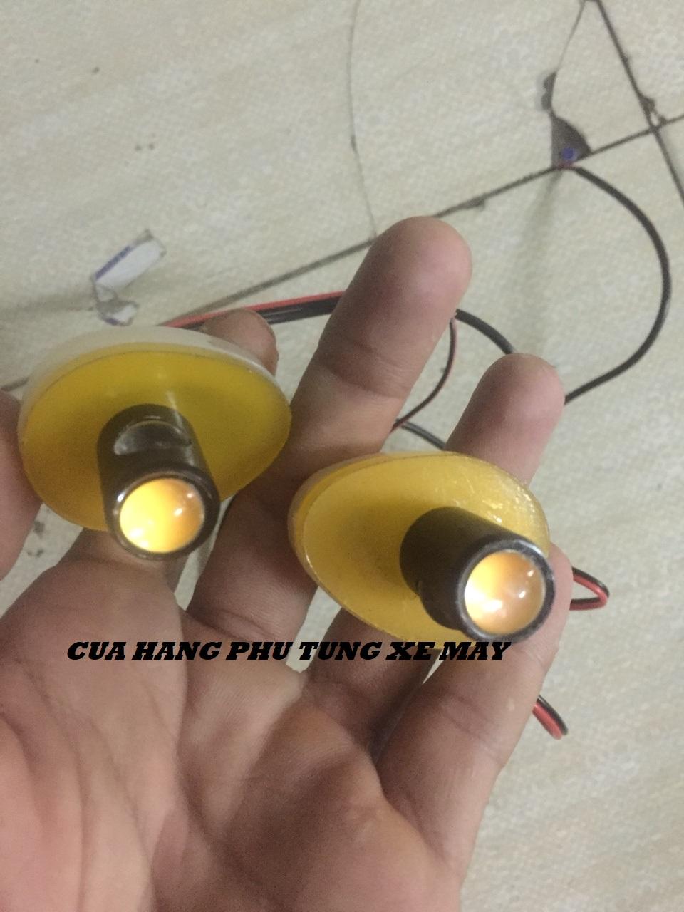 Đèn Xi nhan sau Nuti lông đền