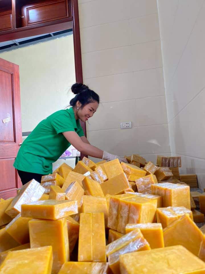COMBO 2 BÁNH XÀ PHÒNG NGHỆ MẬT ONG HANDMADE