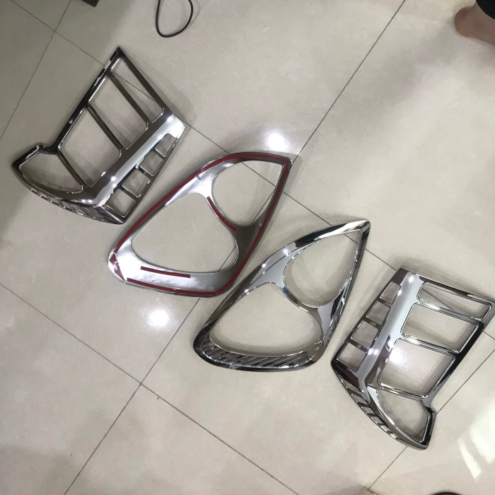 Bộ ốp viền hậu + pha xe Kia Carens