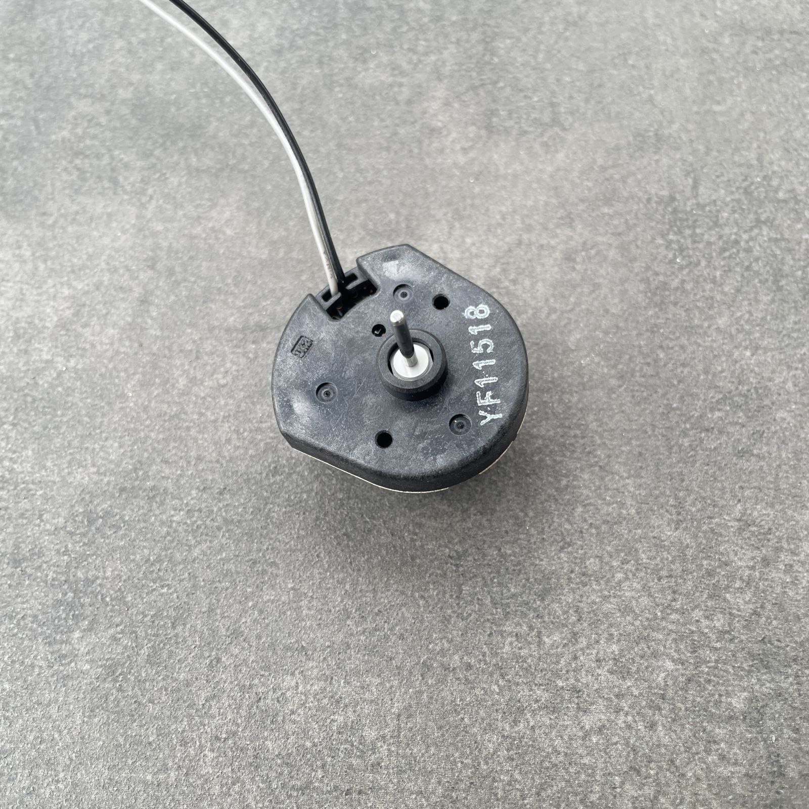 Motor không chổi than NIDEC chế quạt mini cực mạnh