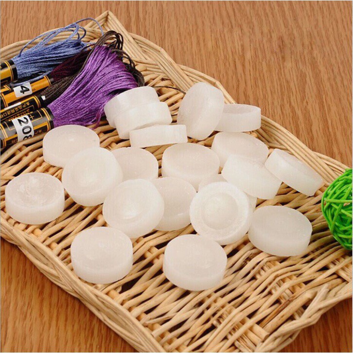 Sáp vuốt chỉ ( chỉ thêu tranh chữ thập)