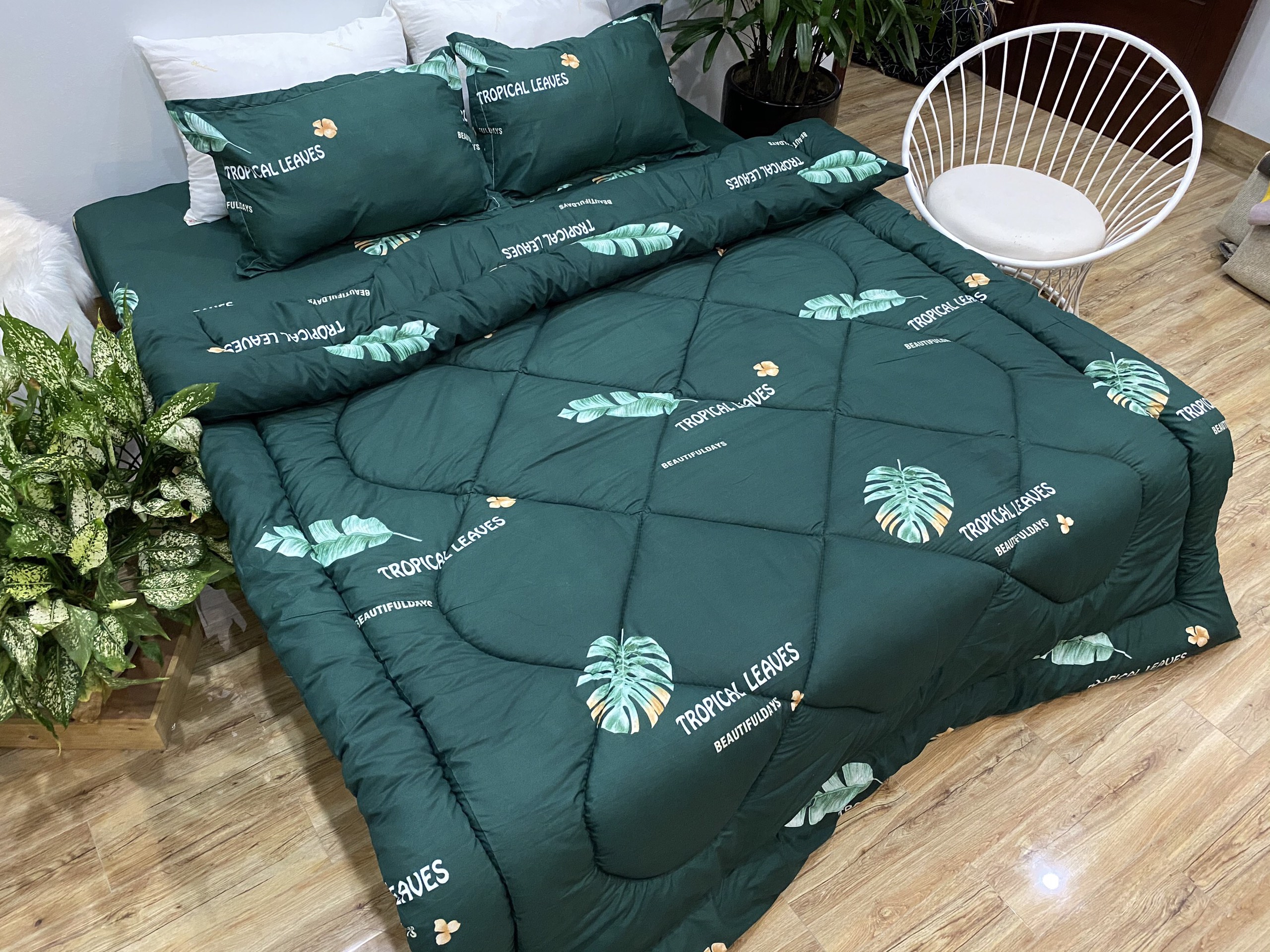 Bộ Chăn Phao 5 Món ( Gồm 1 Chăn Phao + 1 Ga Bo Chun + 2 Vỏ Gối Nằm + 1 Vỏ Gối Ôm) Mẫu Lá Chuối Phao 41