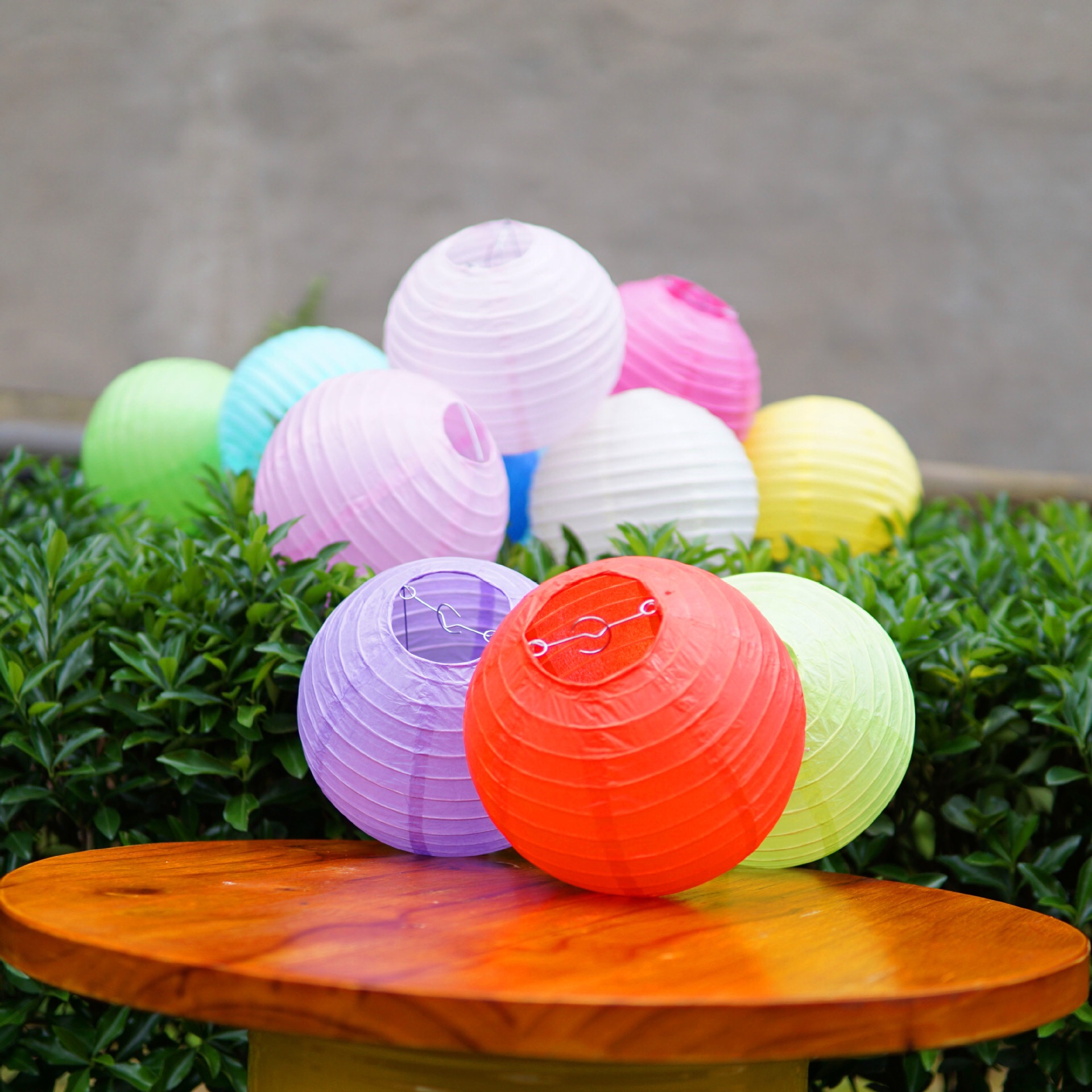 Bộ 10 đèn lồng giấy 20cm các màu
