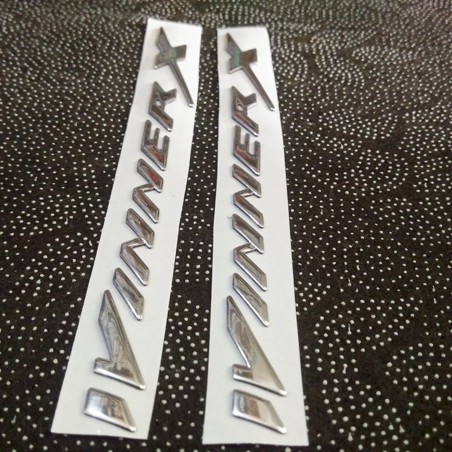 Bộ 2 tem winner X 3D nổi màu Bạc mạ bóng