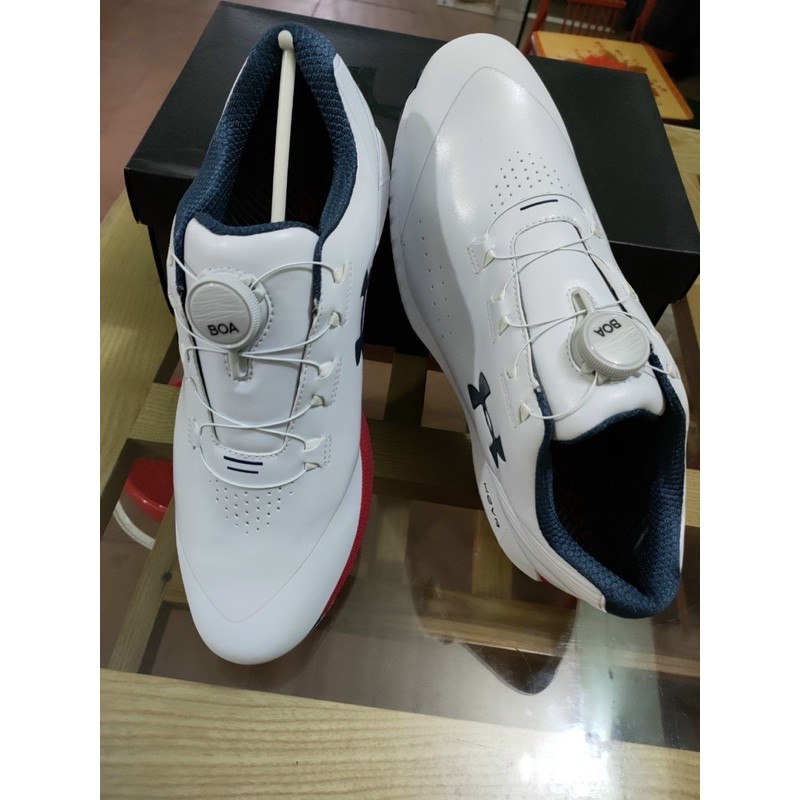 Giày Golf Under Núm Vặn
