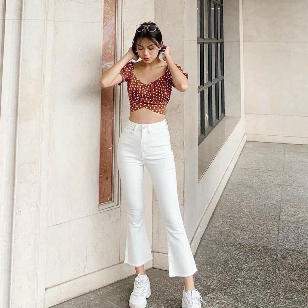 Quần jeans ống loe trắng