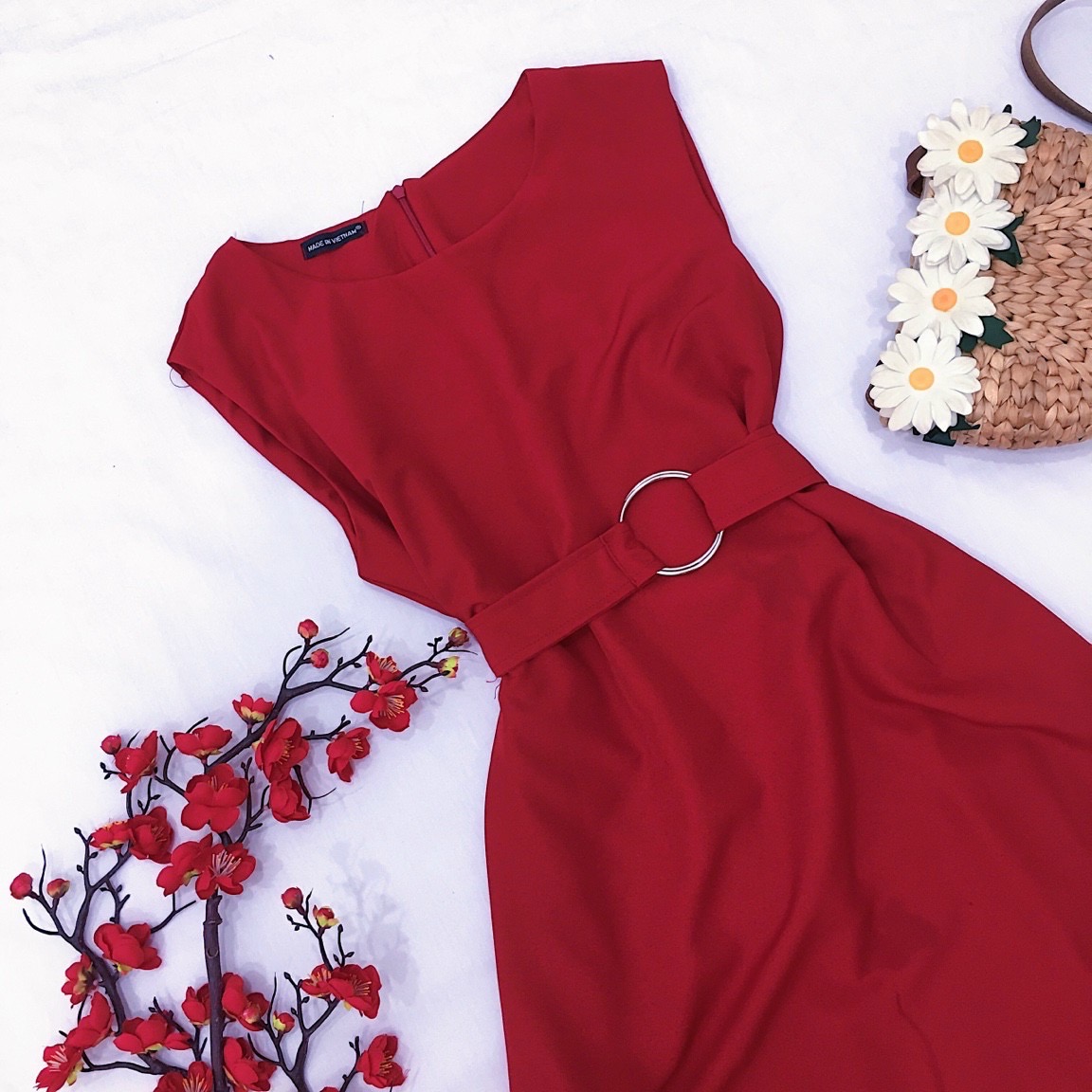 Đầm đỏ suông dài kèm belt