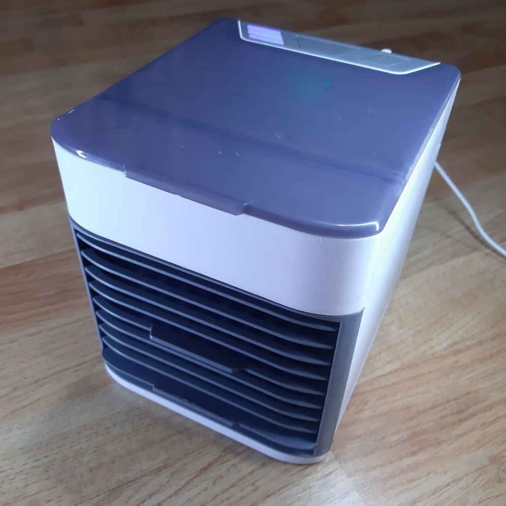 Quạt mini hơi nước 3 chế độ gió có đèn đổi 7 màu