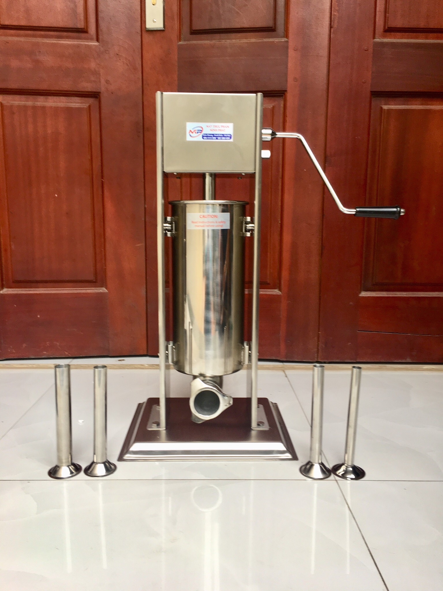 Máy đùn xúc xích lạp sườn 5L