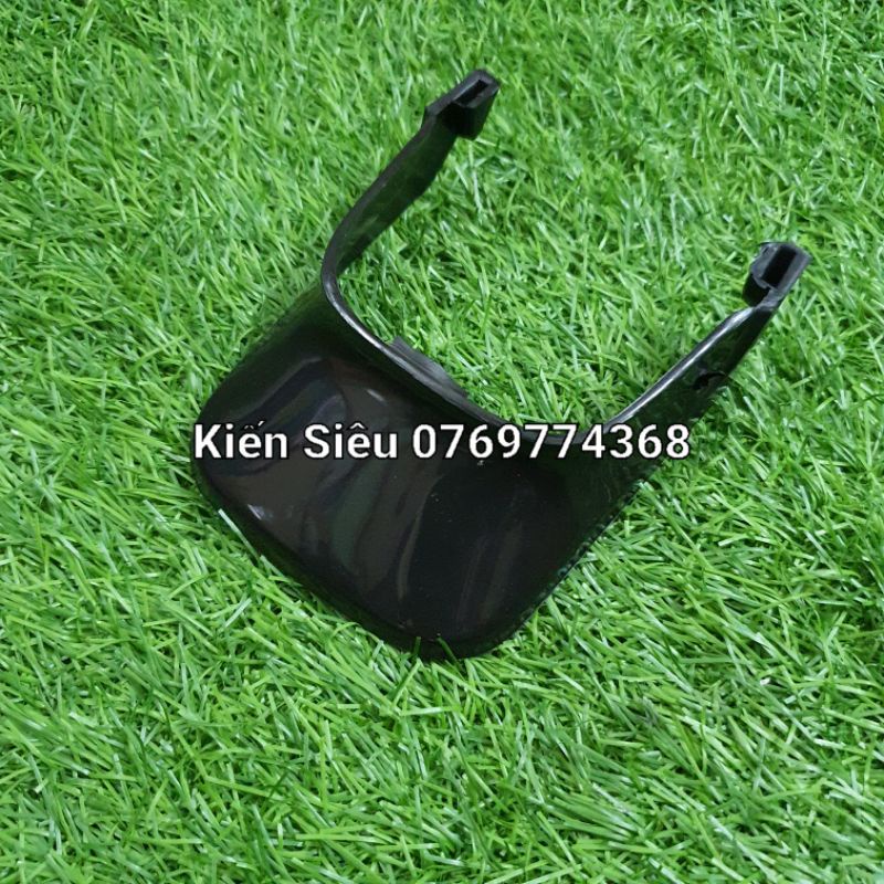 Chắn bùn sau xe cub 82-84-DD ( nhựa đen bóng dẻo)