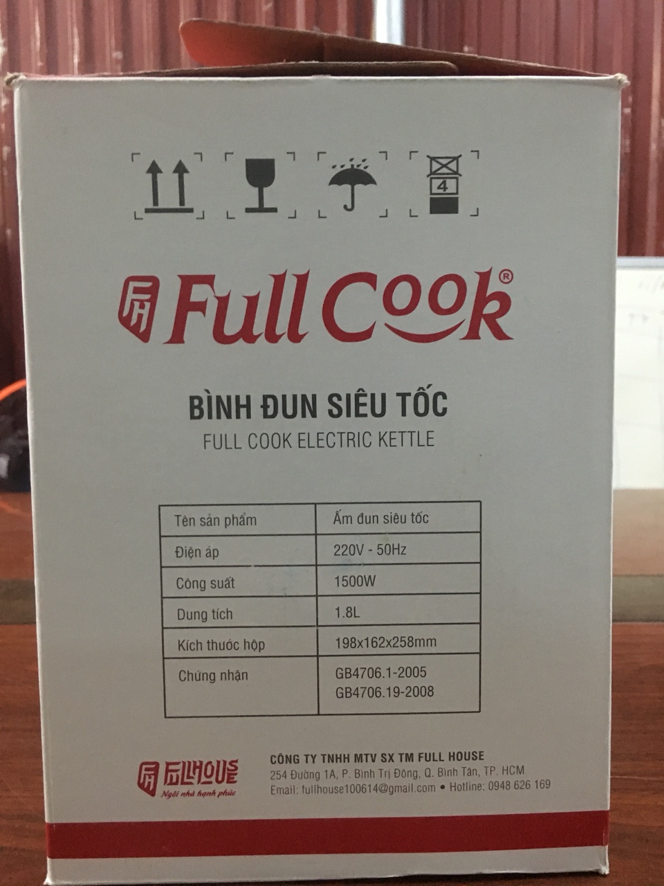 Ấm siêu tốc 1,8L - công suất 1500W- giá tốt