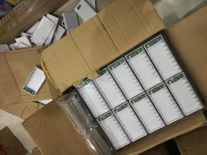 8Cell Backup Charging Box - Box-Den