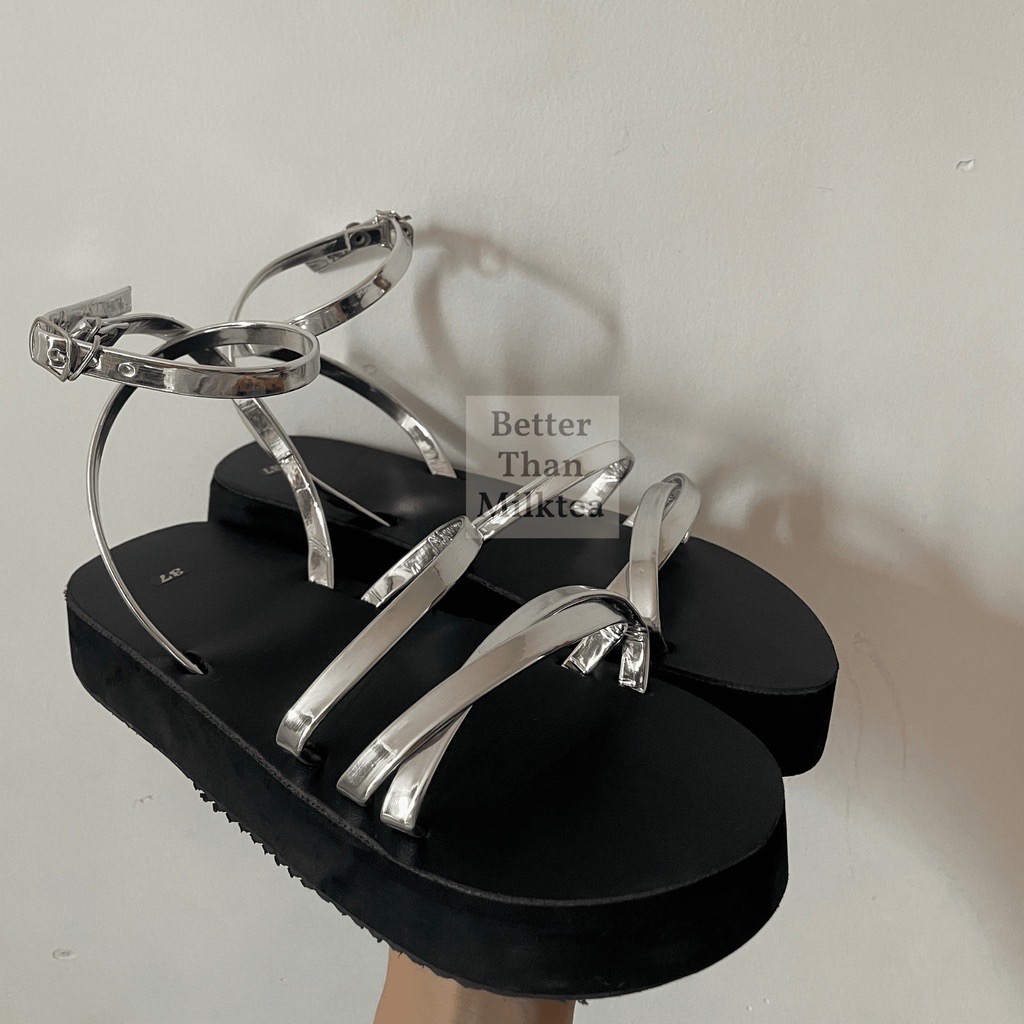 Giày sandals Sili quai chéo màu bạc - Betterthanmilktea thiết kế